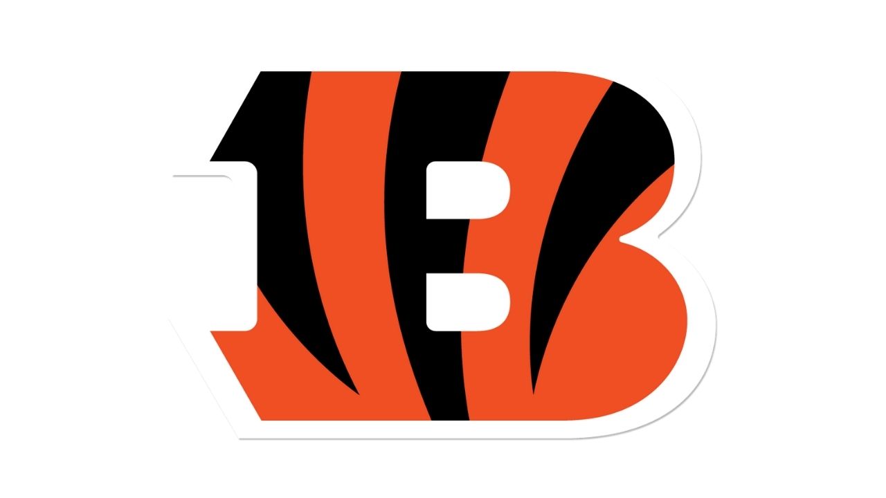 Where to buy the white pants Bengals bodysuit outfit of Stephanie Niles as she goes viral on Instagram
