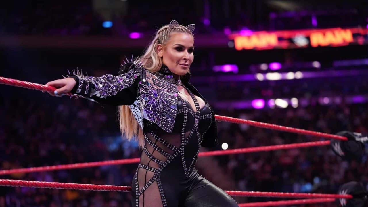 List Of The Top 10 Highest Paid And Richest Female WWE Wrestlers And Their Salary 2021