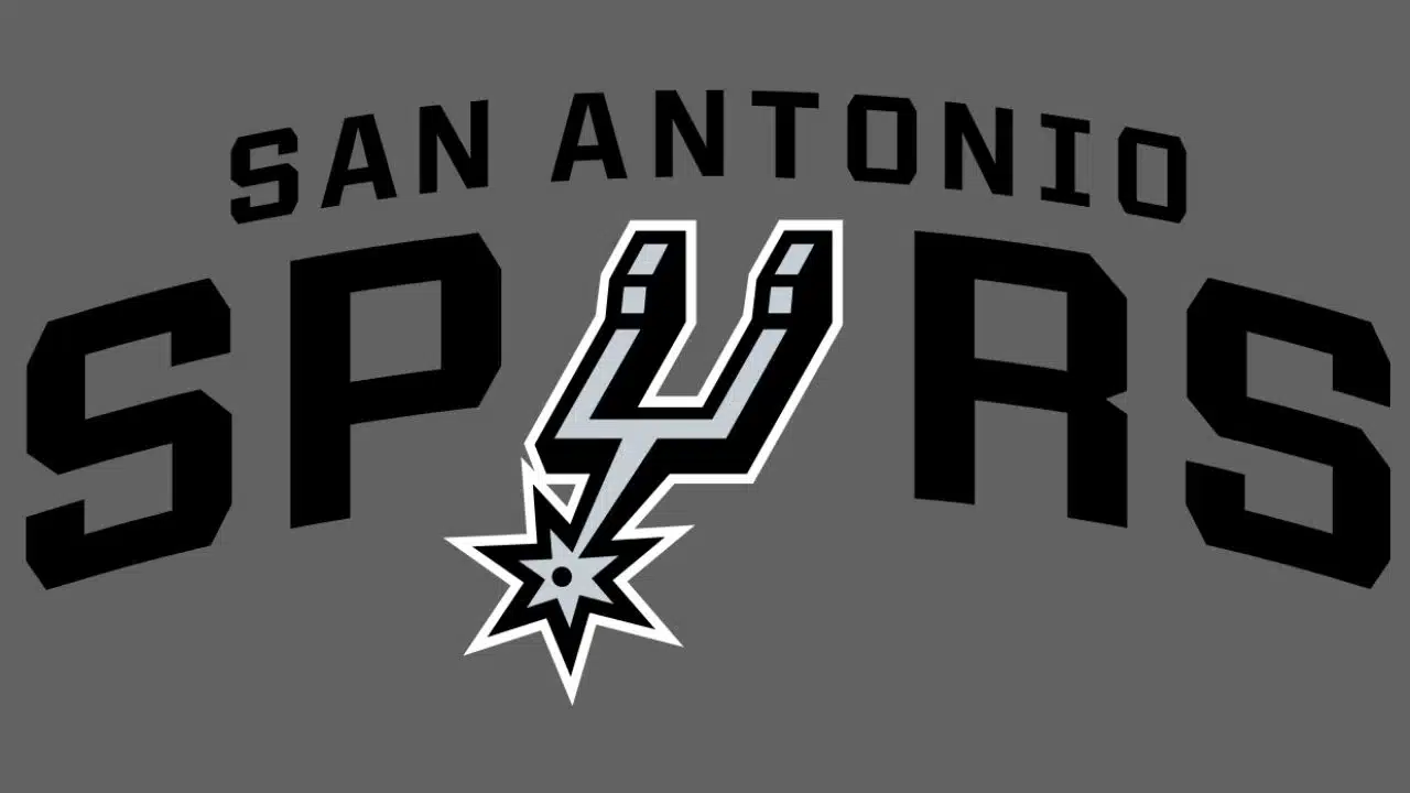 Meet Spurs fans and OF models Julie J Swan and BlueBearl
