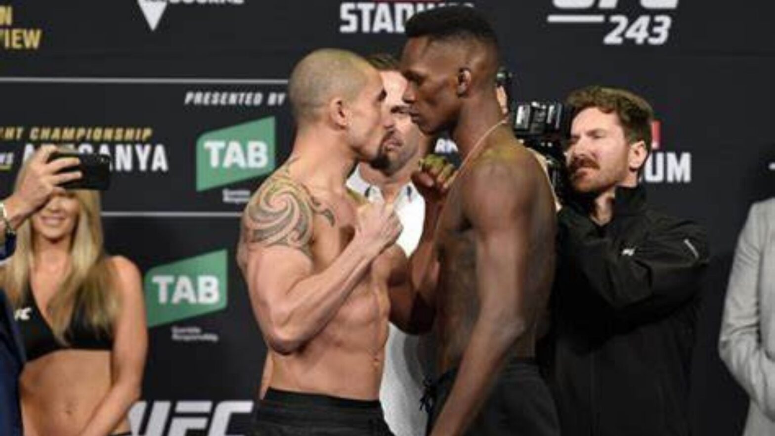 Israel Adesanya Calls Out Robert Whittaker After Retaining Middleweight Title at UFC 263