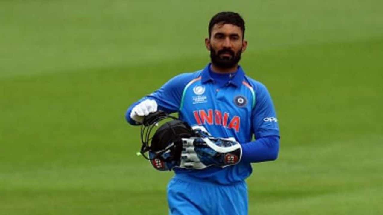 सोशल मीडिया पर ट्रोल होने के बाद Dinesh Karthik ने मांगी माफी, किया था सेक्सिस्ट कमेंट Commentary Mein