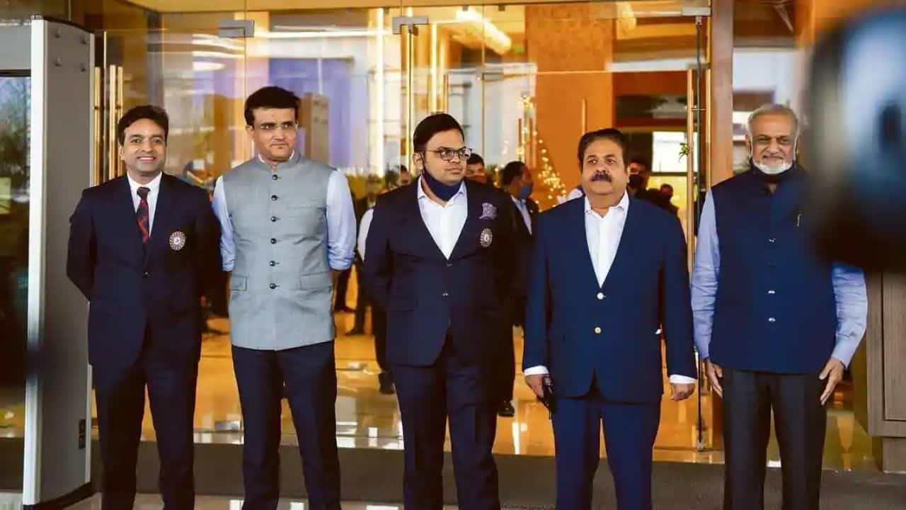 भारत का वो कप्तान जिसने विदेश में जीतना सिखाया, 49 साल के हुए Sourav Ganguly Birthday Pe