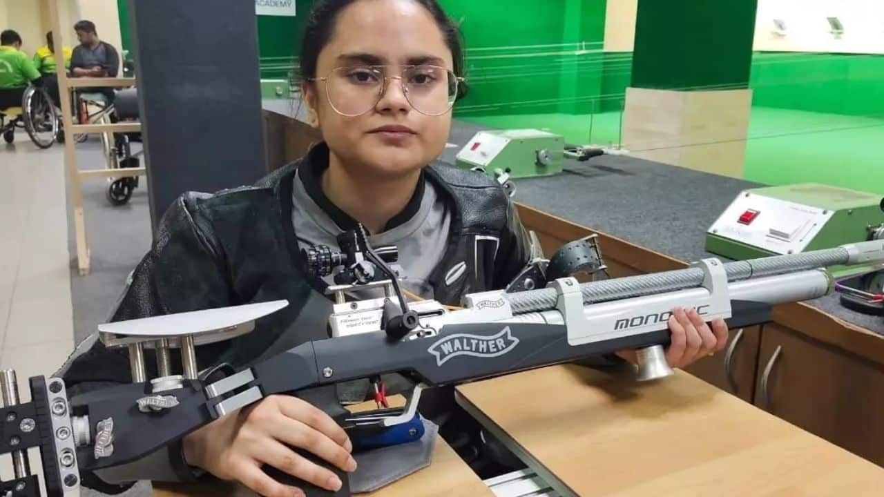 Avani Lekhara Biography, Career, Personal Life Story, Disability, Shooting Achievements, Records, Paralympics Gold Medal, Net Worth