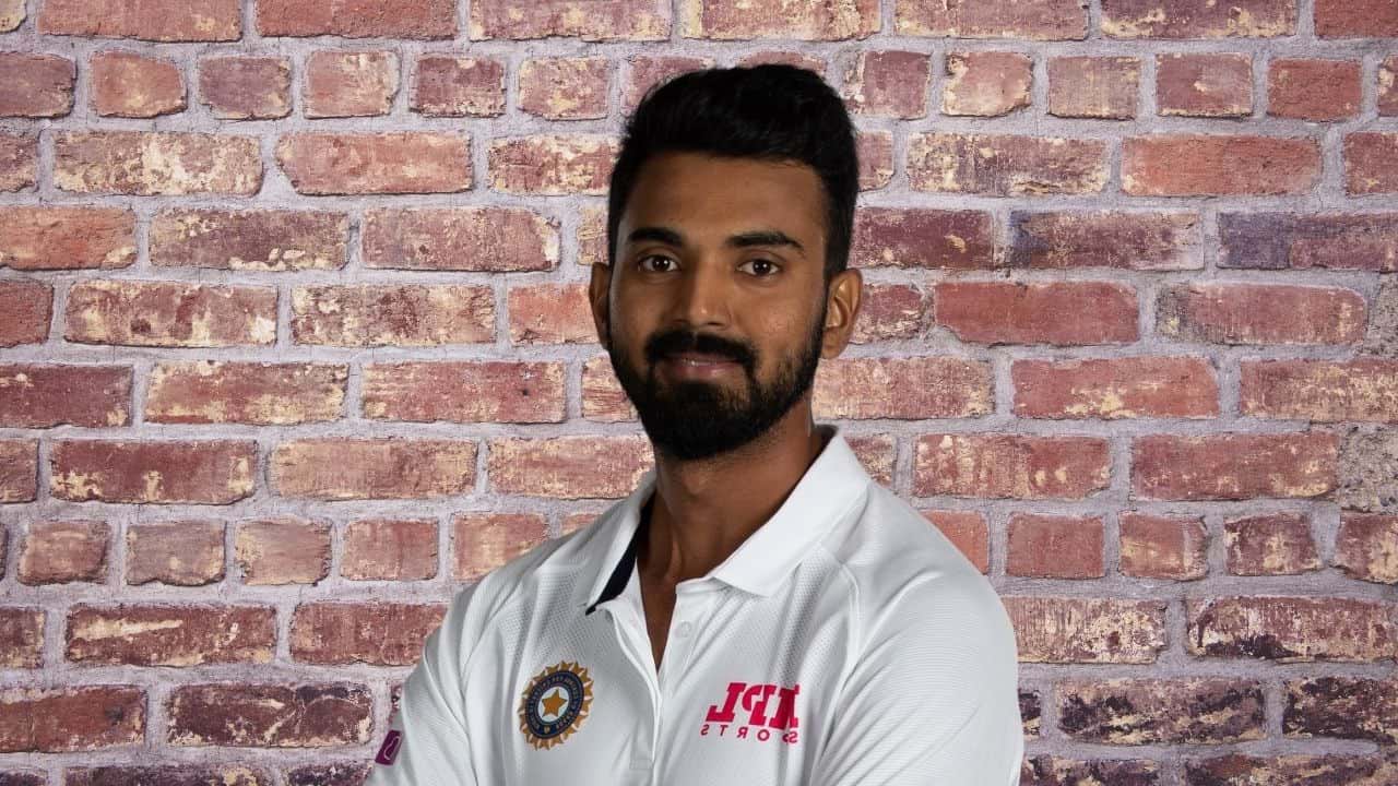 “Whole country playing against 11,” KL Rahul Decides To Blame Entire South Africa After DRS Gaffe