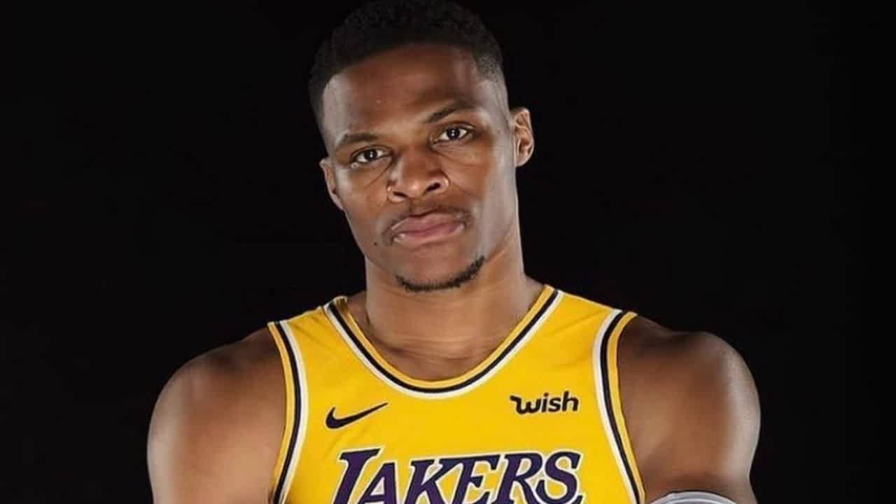 Watch “Y’all talking some straight bulls**t,” Ray Brother Of Russell Westbrook Hops On Twitter Spaces To Defend The Los Angeles Lakers Player
