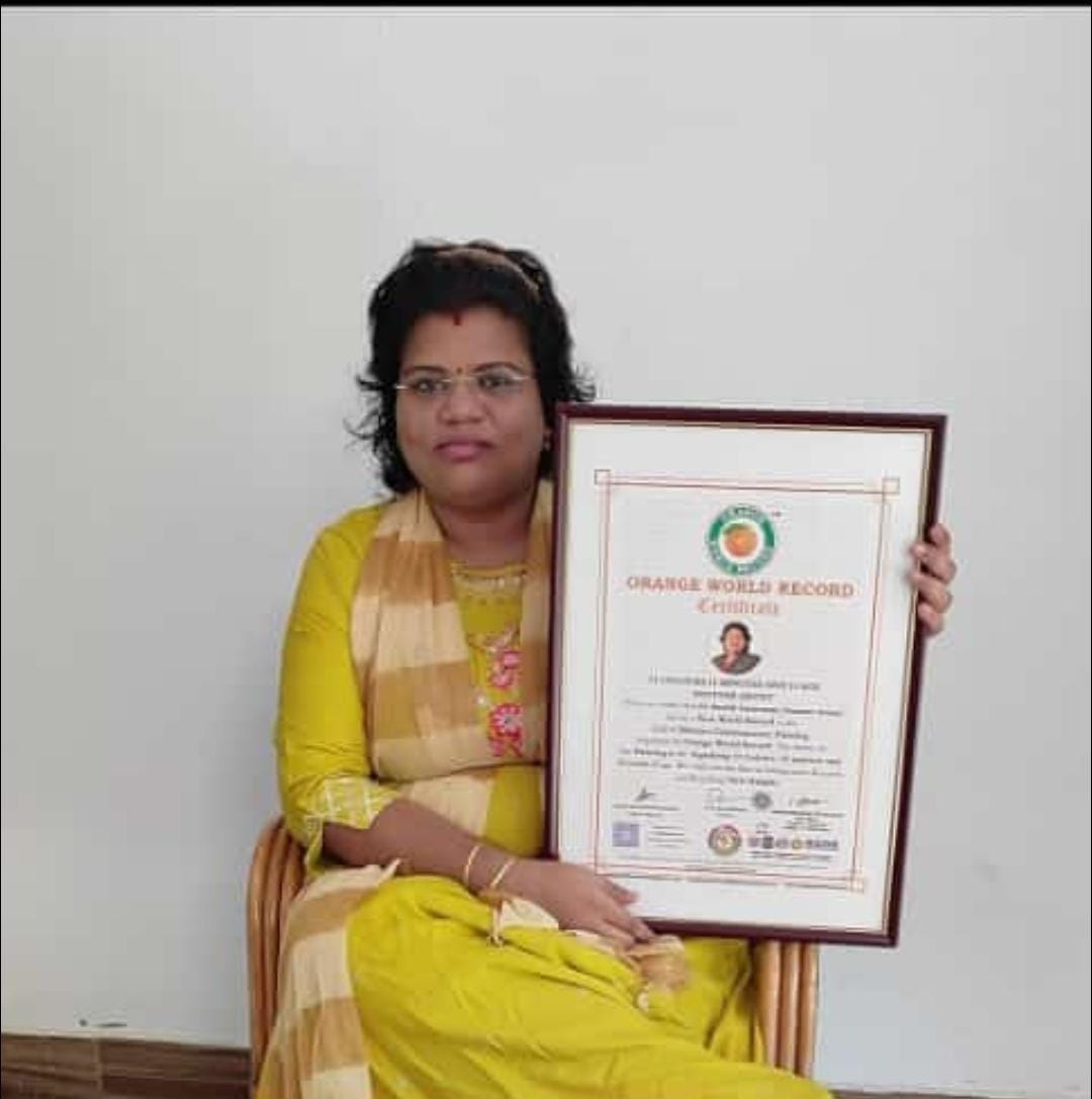 Dr. Santhi Saravanan Sets New World Record In Abstract Contemporary Painting