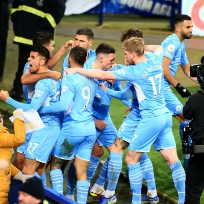 Watch Paul Tierney Booed By Everton Fans After Referee Fails To Award Penalty vs Manchester City
