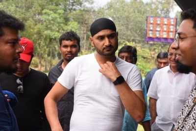 AAP may nominate Harbhajan Singh in RS from Punjab