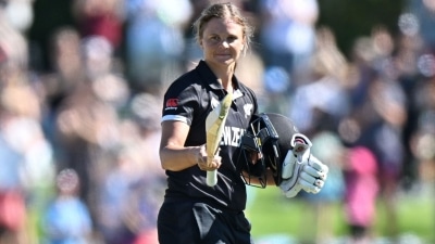 Women’s World Cup: Bates century, Rowe five-fer help New Zealand thrash Pakistan by 71 runs