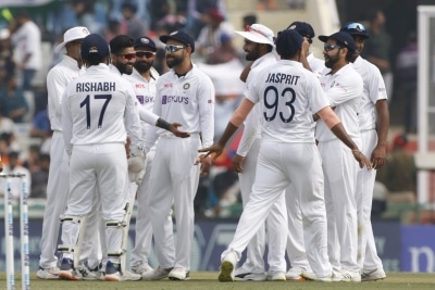 1st Test: Jadeja, Ashwin dominate as India enforce follow-on after Sri Lanka fold for 174
