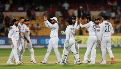 Pink ball Test: Sri Lanka 86/6 at stumps, trail India by 166 runs on Day 1