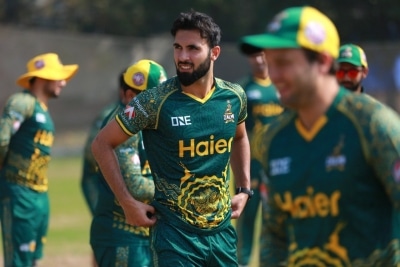 Make Saqib Mahmood an all-weather bowler, not just overseas player: Nasser Hussain