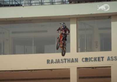 FMX legend Robbie jumps off a building to present new jersey to RR players