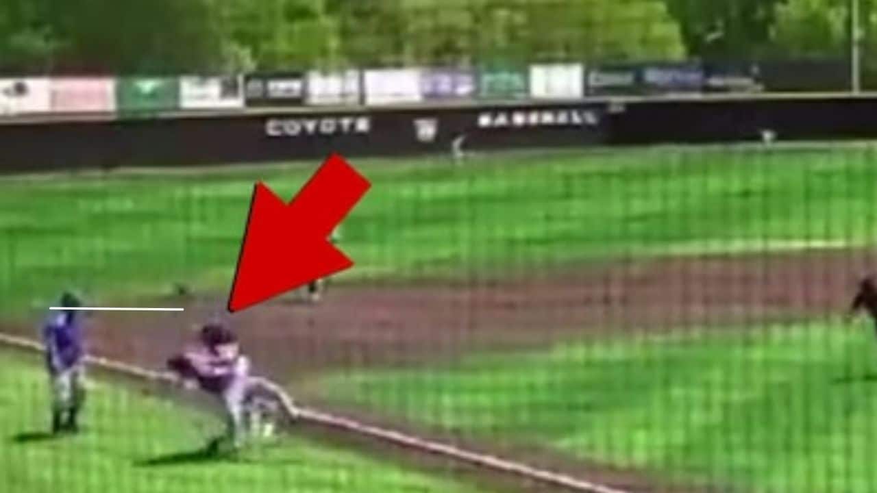 Watch Owen Woodward Attacks Josh Phillip During Weatherford College Baseball Game, Video Of Fight Goes Viral