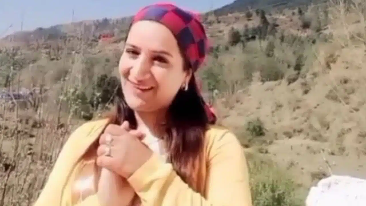 Kashmiri Actress Amreen Bhat Biography, Age, Husband, Family, Shows, Twitter