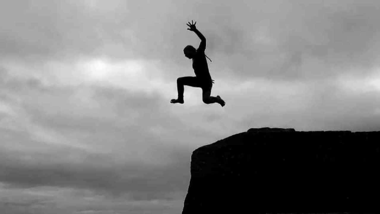 Watch Norwegian jumper Ken Stornes creates death dive world record, video goes viral