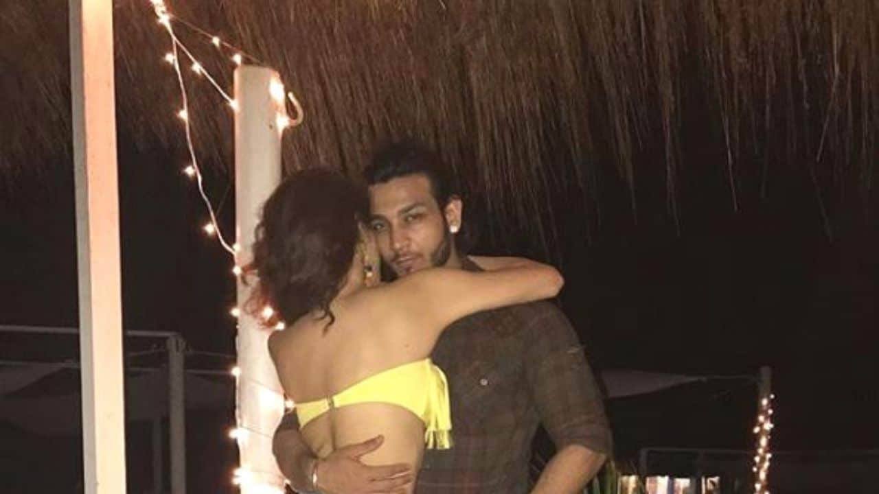Vikas Parashar Life Biography, Age, Height, Fiance Sonarika Bhadoria, Gf, Family, Education, Profession, Image