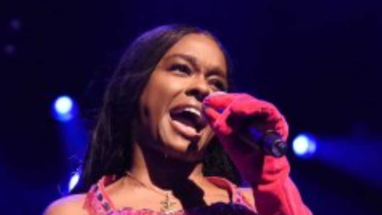 Watch Azealia Banks Gets Her Boobs Out At Wynwood Pride Event Before Quitting Her Show Midway