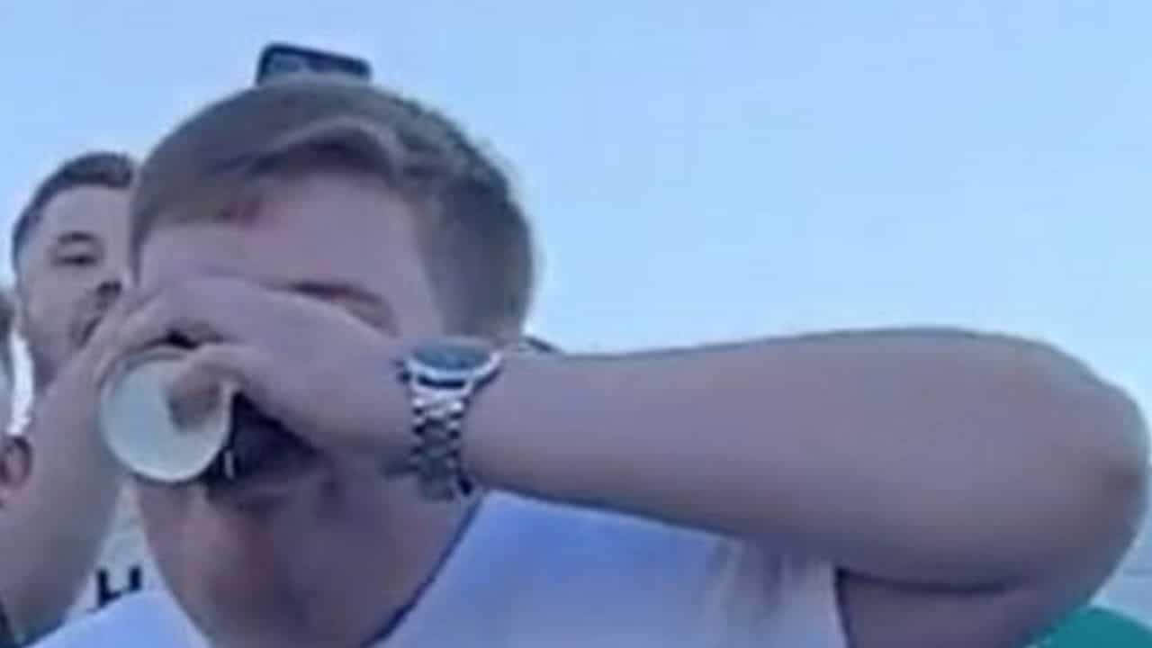 Watch Drunk Cricket Fan Taken Away On Stretcher After Downing 8 Beers In 12 Minutes During Yorkshire vs Durham, Video Of Man Viral