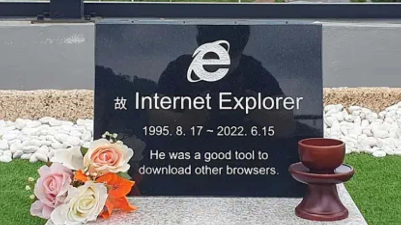 Internet Explorer Gravestone In South Korea Goes Viral Along With Memes ...