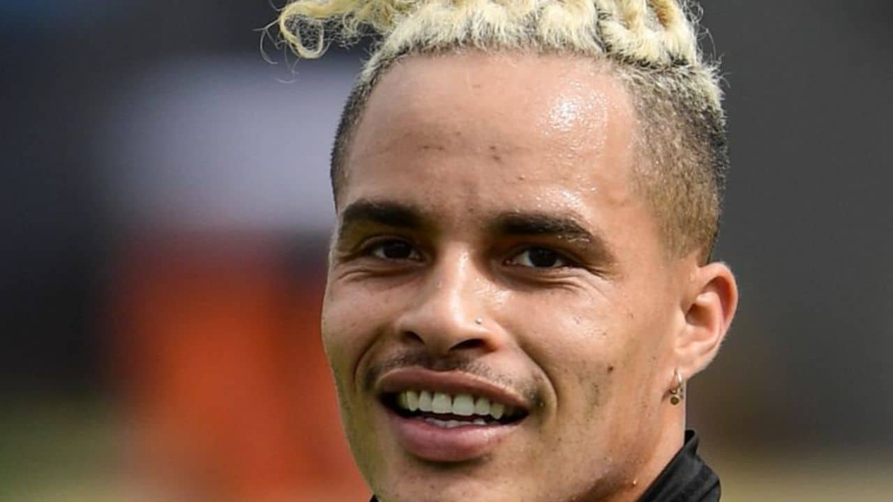 Kenny Stills Ibiza Photo Goes Viral