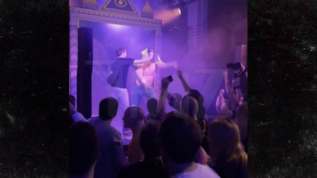 Watch Oliver Tree Beats Fan On Stage During Ancient Runes NFT Conference New York, Video Goes Viral