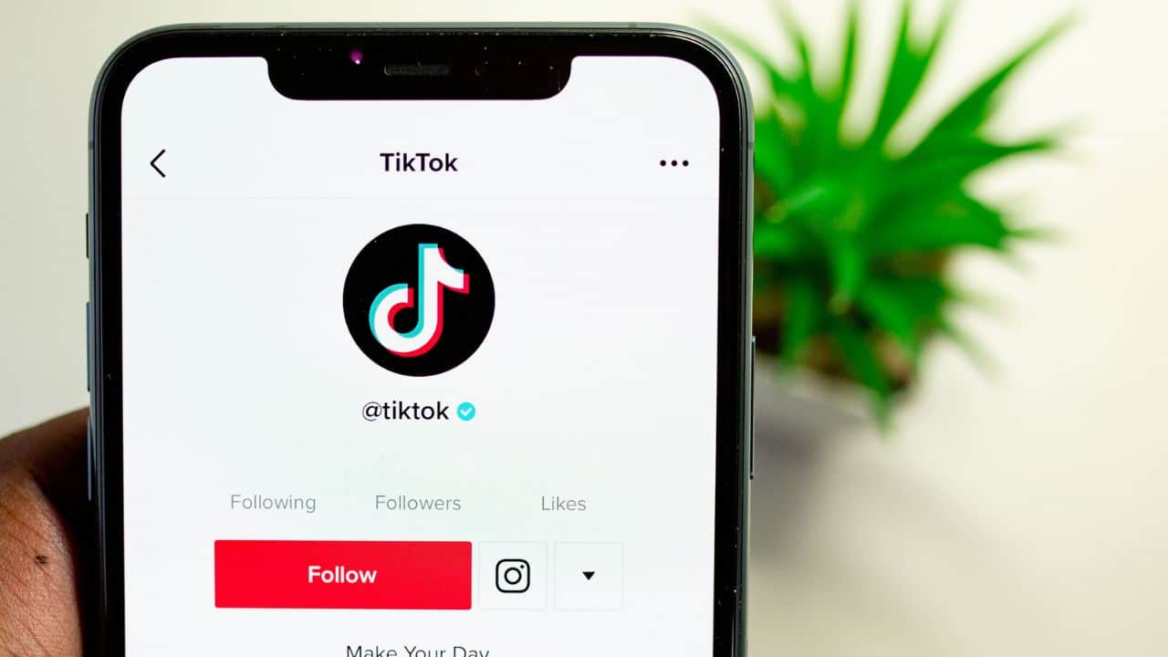 TikTok Star Black 