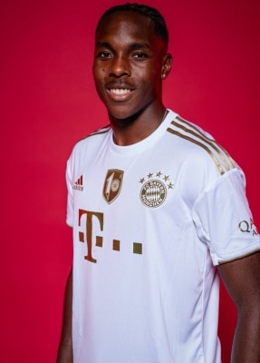 FC Bayern sign French teen Mathys Tel