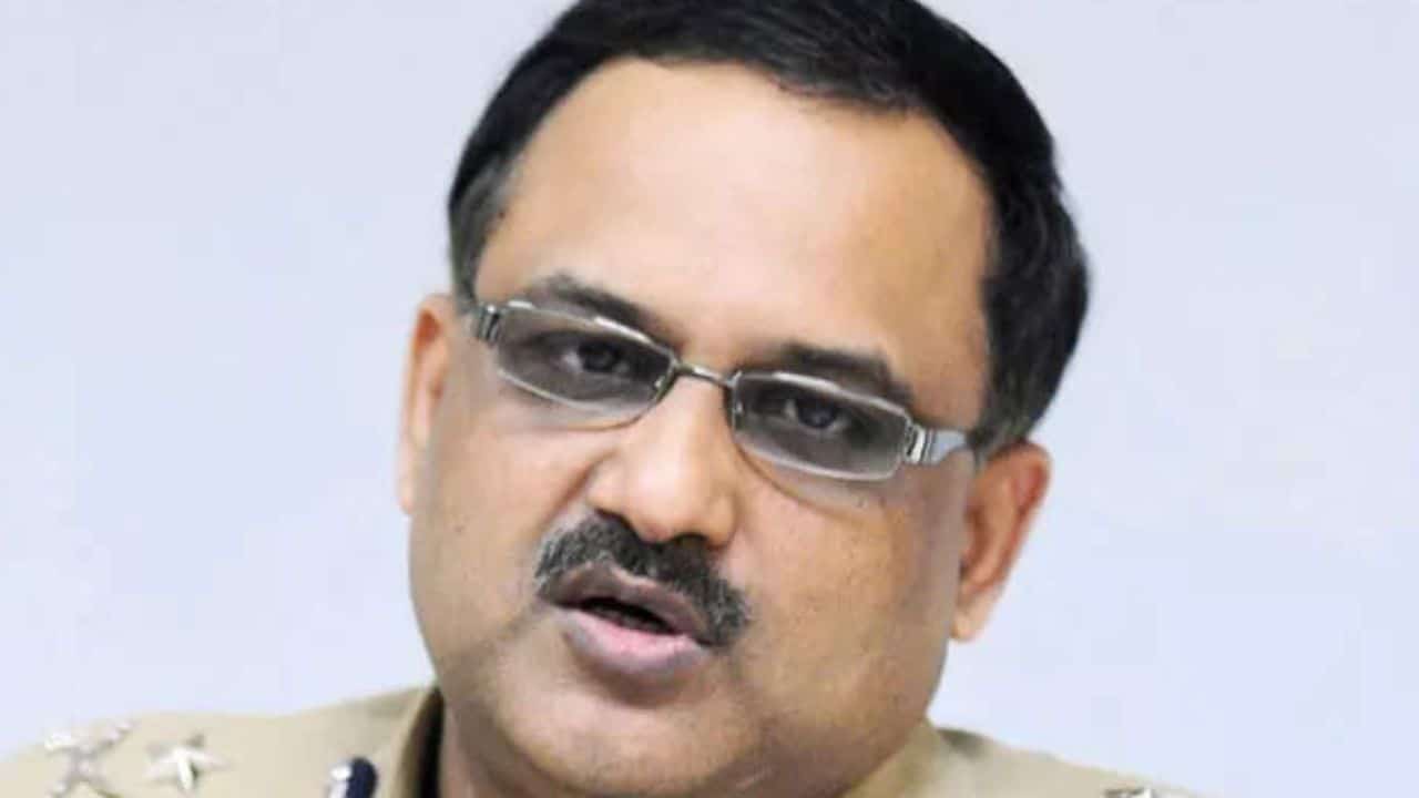 Vivek Phansalkar IPS Mumbai Police Commissioner Biography, Age, Date Of Birth, Education, Career, Batch, Family, Twitter