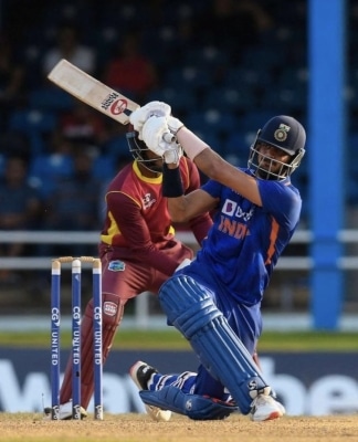 Very delighted with Axar Patel’s batting show as he did the same for Delhi Capitals: Pravin Amre