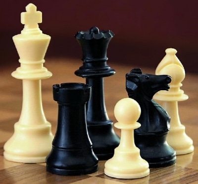 Of chess pieces that move on their own and handcrafted pieces made of camel bones
