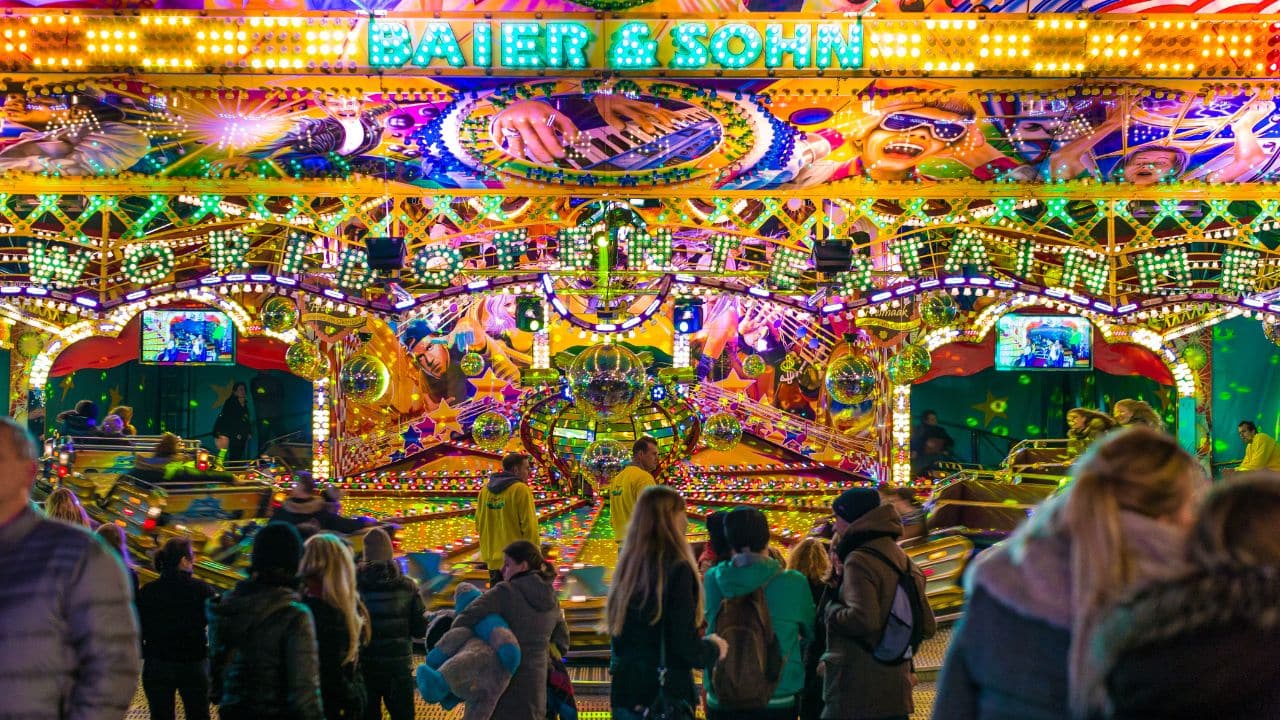 Watch Insane Fights Break Out At Notting Hill Carnival 2022 With People Knocked Out And Stabbing Of Rapper Takaya Nembhard, Fight Video Goes Viral