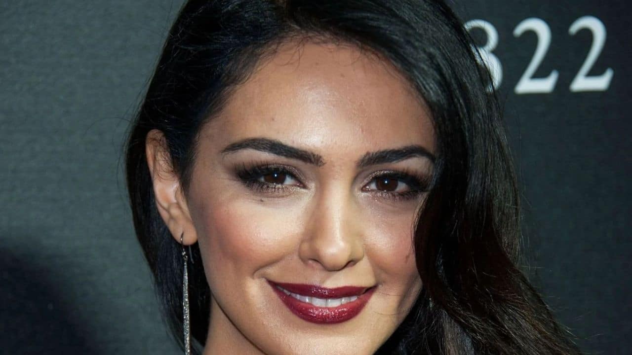 Who Is Nazanin Boniadi Who Played Bronwyn In The Rings Of Power ...