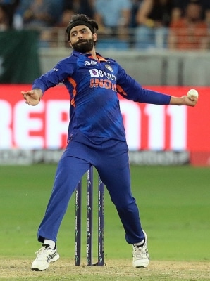 Asia Cup 2022: Ravindra Jadeja out of tournament due to right knee injury, Axar Patel named replacement