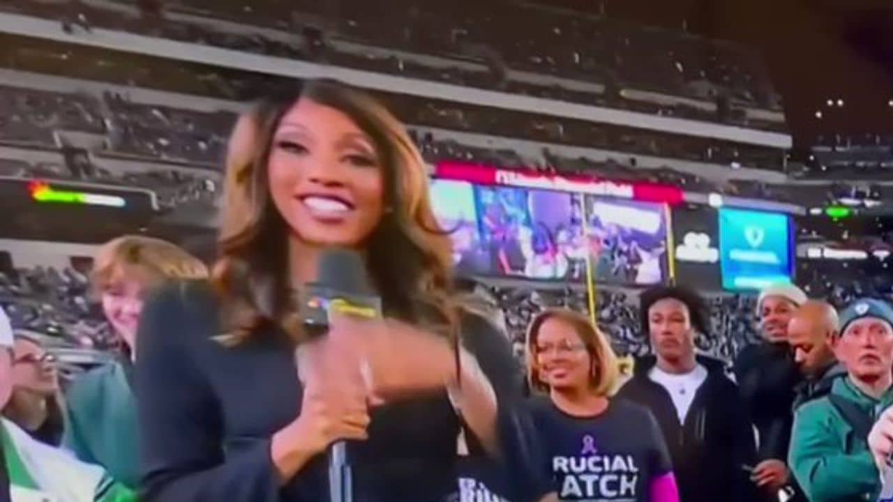 Watch Eagles Fan Flashes Camera During SNF Postgame Show Live TV Coverage, Video Goes Viral On Twitter