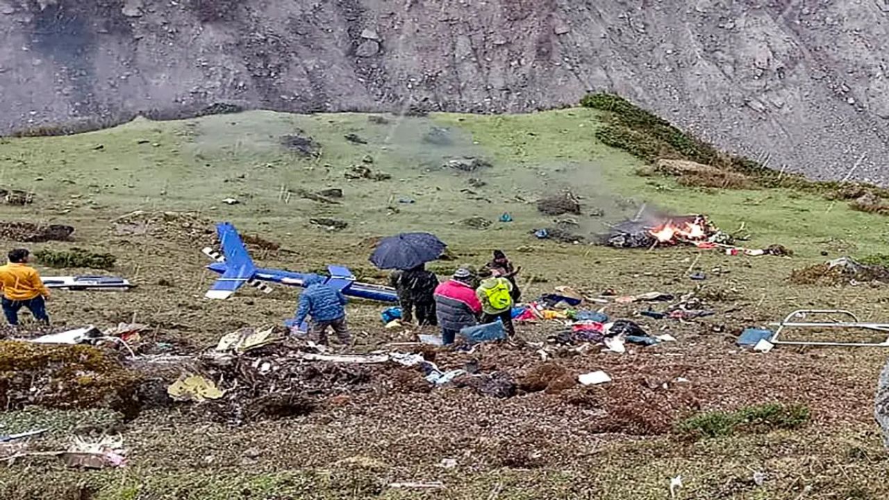 Who Is Captain Anil Singh Pilot Of Helicopter Crash In Kedarnath, Age, Biography, Family, Wife, Daughter, News, Photo, Death Reason