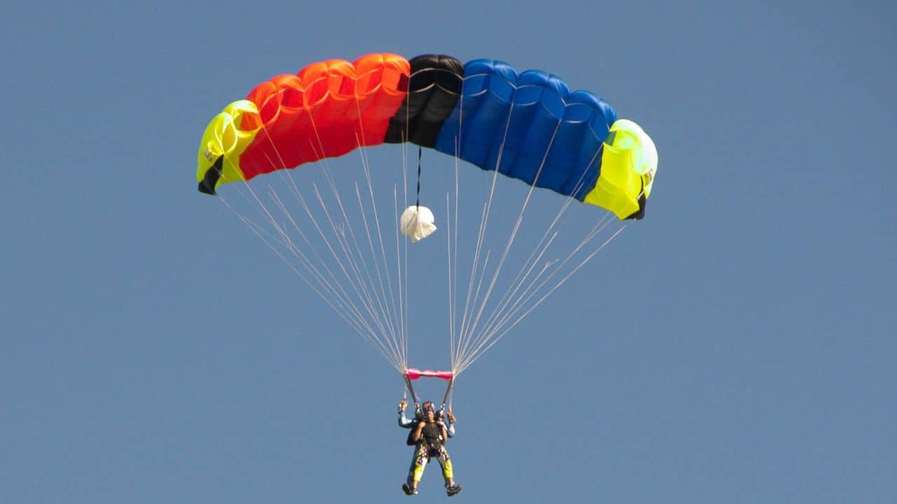 Richard Sheffield Dies In Skydiving Accident During Tennessee Football