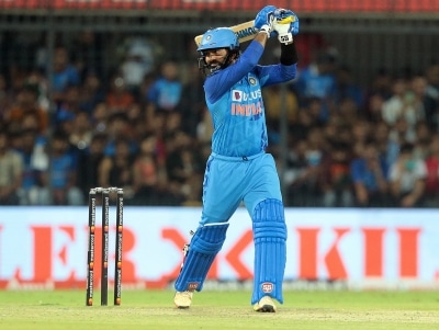 T20 World Cup: Will see how Karthik pulls up tomorrow morning before making final decision, says Dravid (ld)
