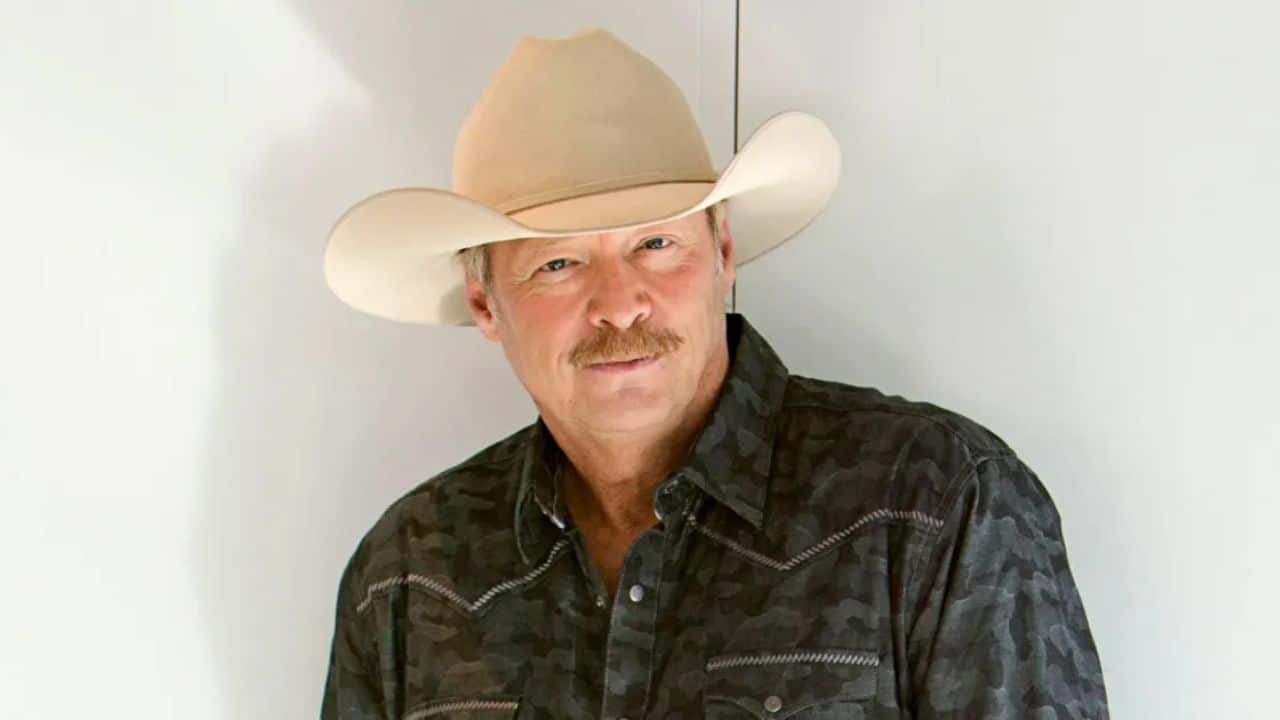 Alan Jackson Net Worth And Wife In 2022 As He Is Given Willie Nelson