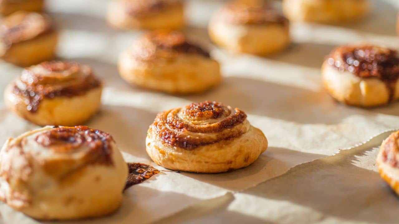 TikTok Cinnamon Roll Hack With Brown Sugar Recipe And Ingredients