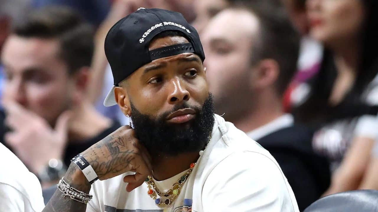 Watch Odell Beckham Jr Deboarded From American Airlines Flight At Miami Airport After Drifting In And Out Of Consciousness, Video Goes Viral