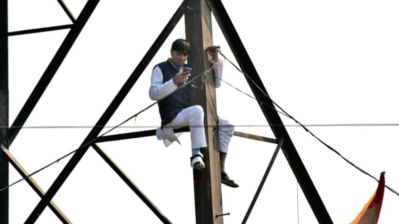 Who Is Haseeb-Ul-Hasan AAP Leader Who Climbed A Tower After Not Getting MCD Election Ticket As His Video Goes Viral On Twitter