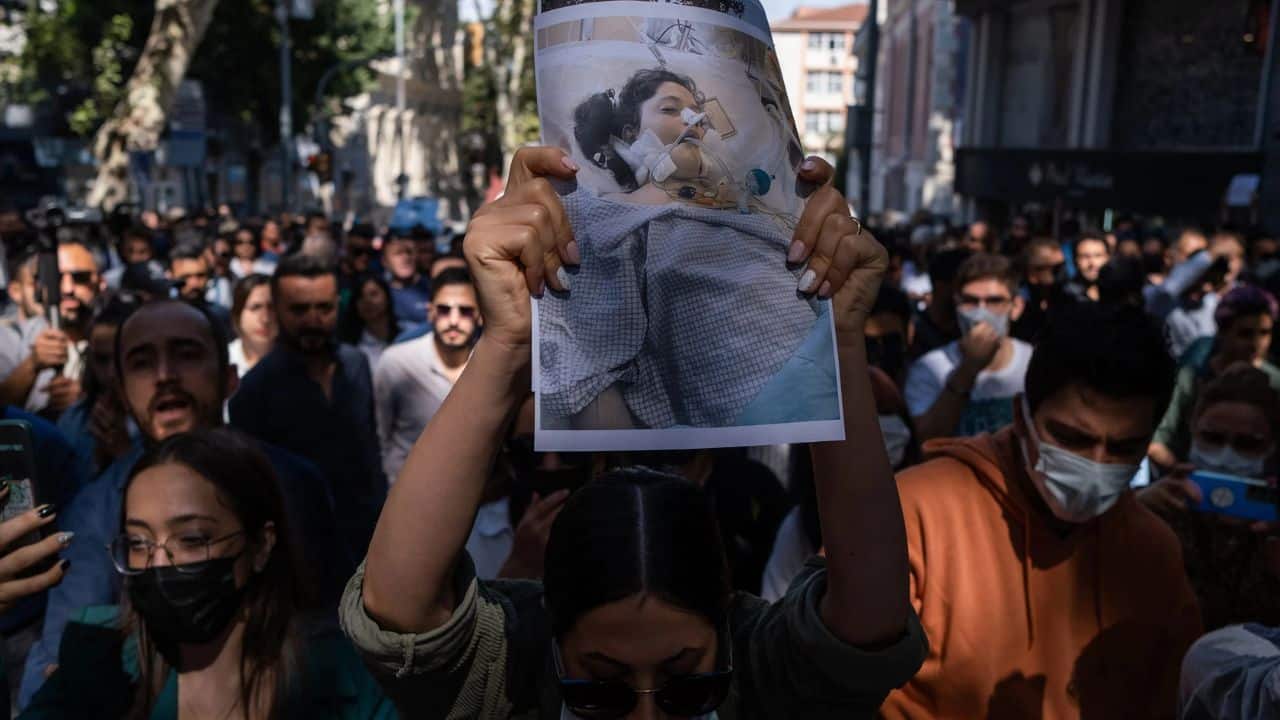 Who Is Mahsa Amini Of Iran, Her Real Name, Full Story, Cause Of Death, Photos, Reddit Video