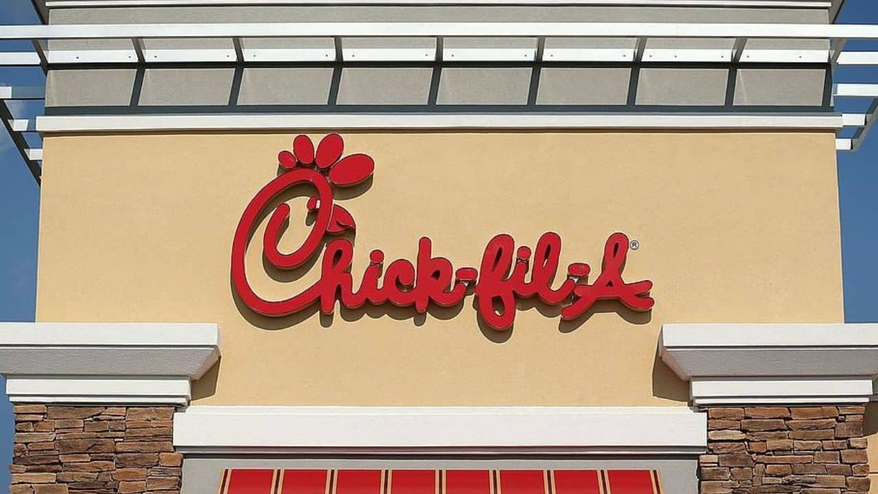 ChickFilA Christmas Eve Hours 2022 Date And Time The SportsGrail