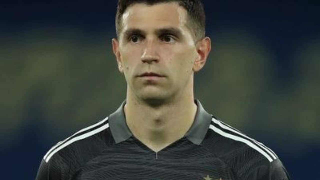 Watch “I f*cked you twice,” Emiliano Martinez Lashes Out At Louis Van Gaal After Penalty Shootout Win, Video Goes Viral