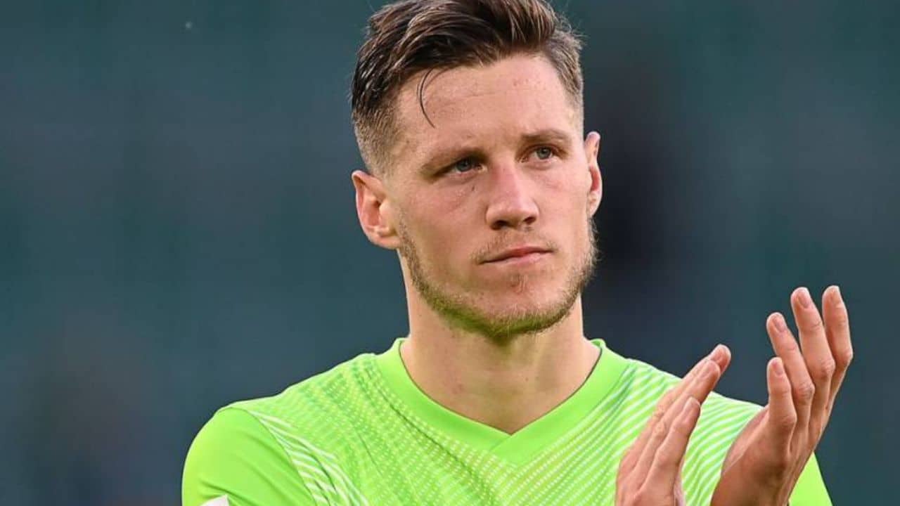 Who Is Wout Weghorst, His Age, Height, Wife, Stats, Club, Salary, Net Worth