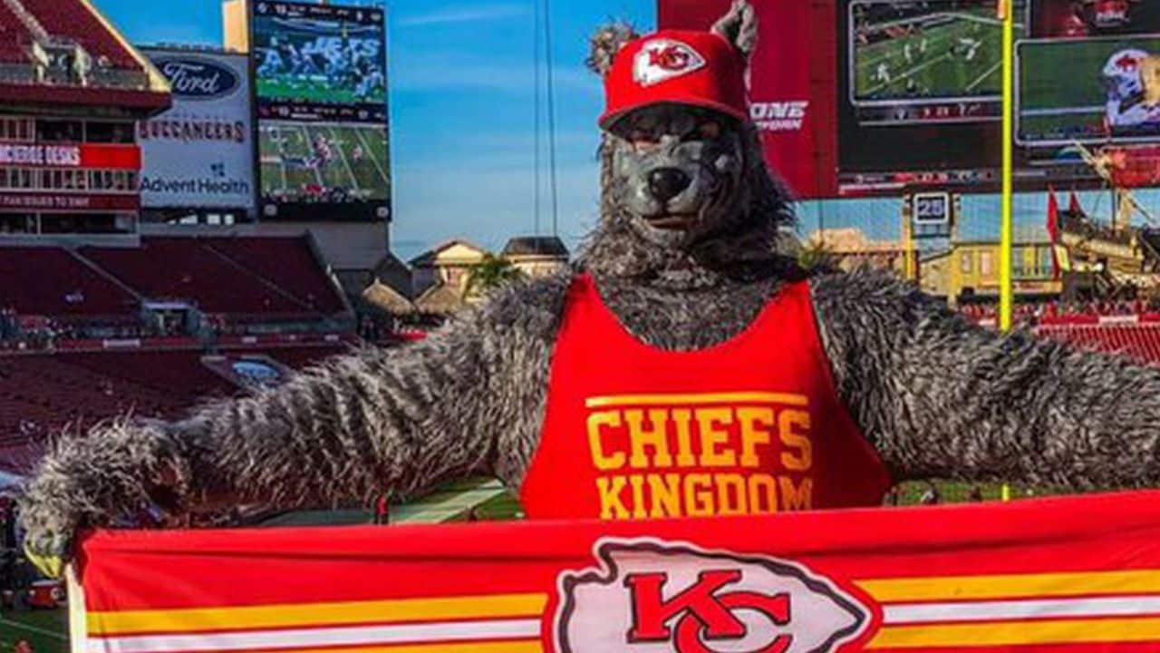 Watch Kansas City Chiefs Superfan ChiefsAholic Robs Bank Wearing His Wolf Costume, Goes Viral On Twitter