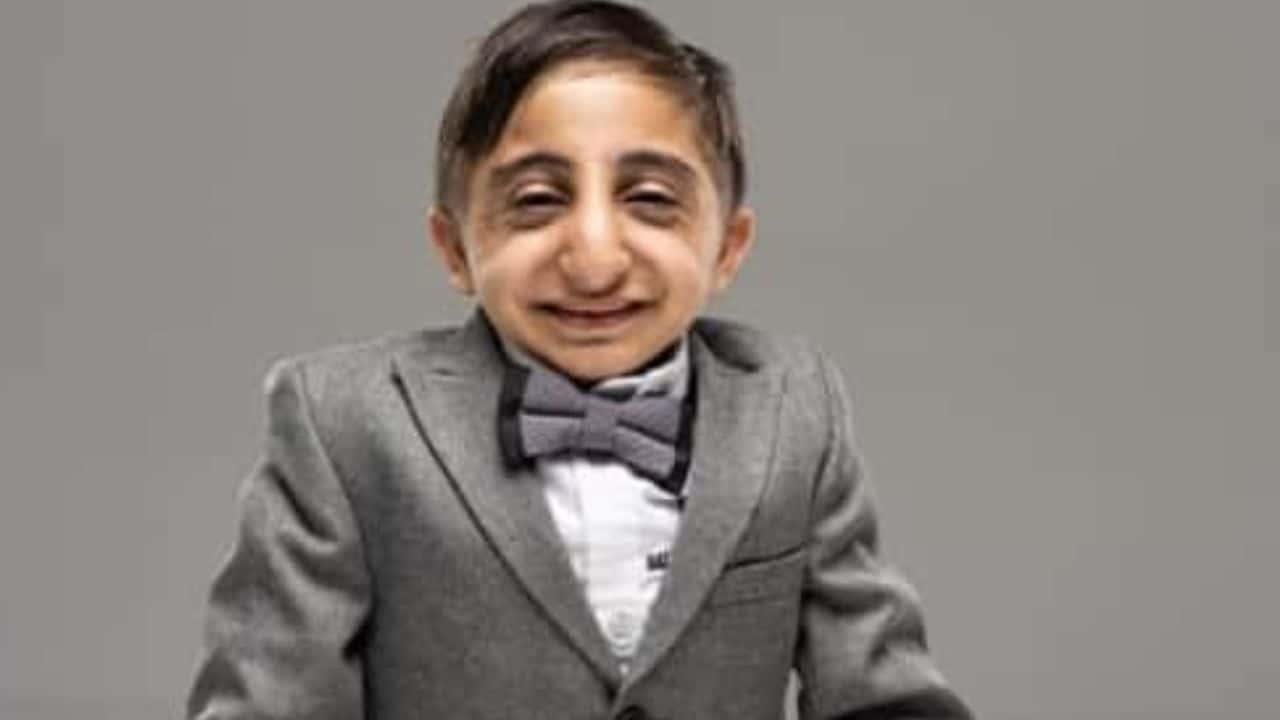 Who Is Afshin Esmaeil Ghaderzadeh World's Shortest Man, His Age, Height ...