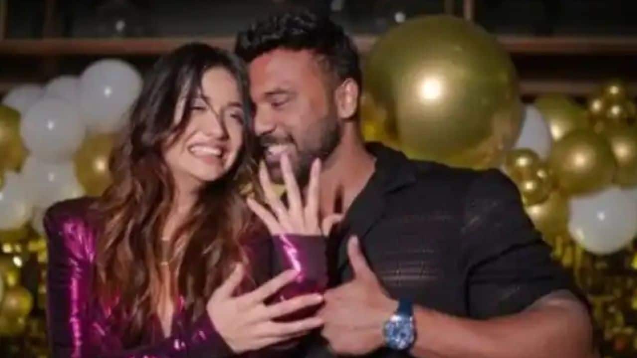 Who Is Apurva Padgaonkar Boyfriend Of Divya Agarwal, His Biography, Age, Profession, Income, Net Worth