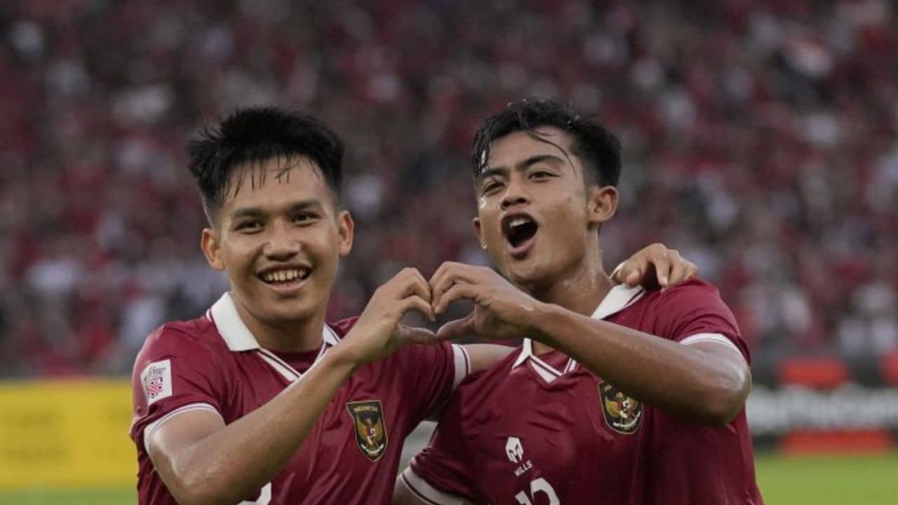 Watch Witan Sulaiman With Miss Of The Season As He Fails To Score In Empty Goal During Thailand vs Indonesia, Video Goes Vial
